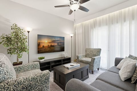 House (4 Bedrooms) | Living area | 50-inch TV with cable channels