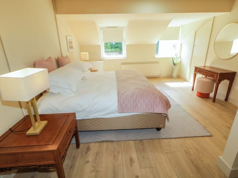 2 bedrooms, WiFi (free), individually decorated, individually furnished