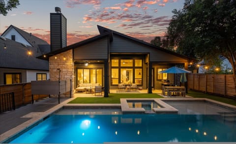 House | 8 bedrooms