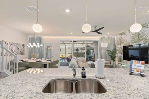 House | 5 bedrooms, high-speed internet