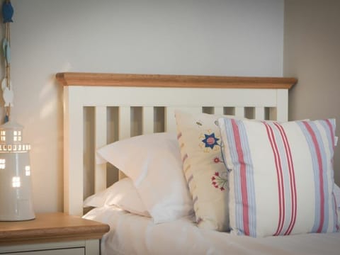 3 bedrooms, WiFi (free), individually decorated, individually furnished