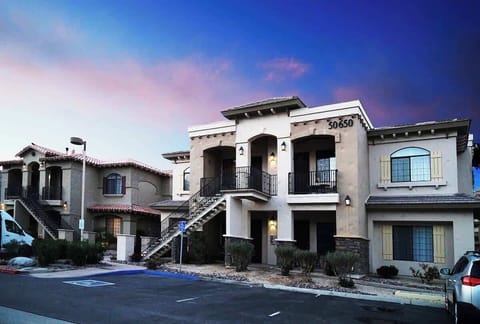 Beautiful Condo park right in front