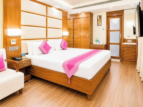 Hypo-allergenic bedding, desk, soundproofing, free WiFi