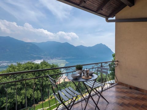 Furniture, Hill, Mountain Range, Coastal And Oceanic Landforms, Chair, Lake, Coast, Sea, Hill Station, Ridge
