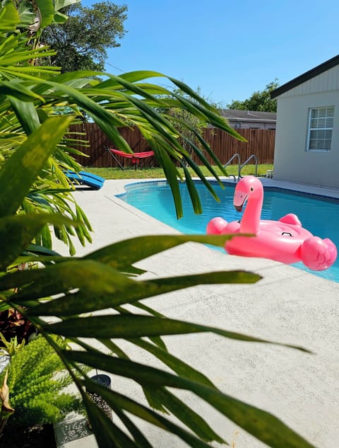 Tropical oasis awaits you!! 