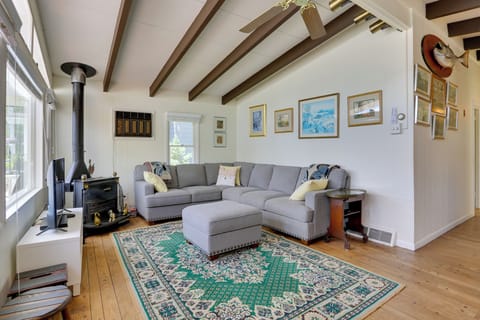 Kauneonga Lake Vacation Rental | 3BR | 2BA | 1,250 Sq Ft