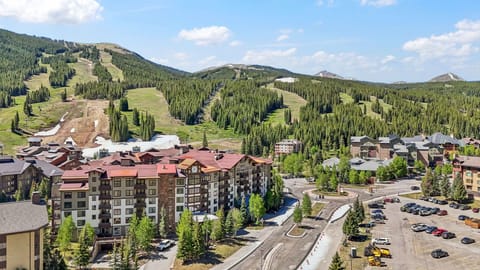 Passage Point is located at the base of the slopes in Center Village. The views and access to the mountain are what makes this spot special!
