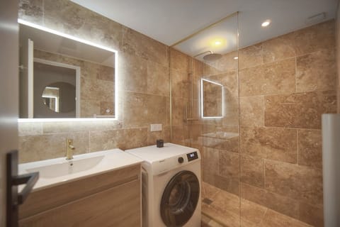 2026-03 - frgk - immeuble Meynadier - appt 4 - 01_2