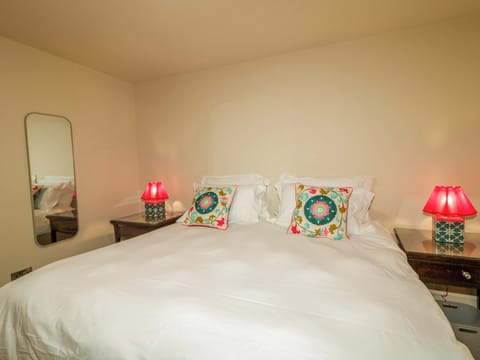 2 bedrooms, WiFi (free), individually decorated, individually furnished