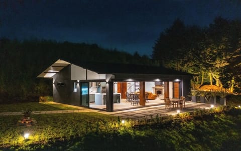 Modern luxury mountain house. The location, the views, the design of the spaces and the decorations offers a unique experience to our guests. 