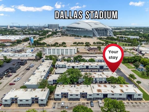 Located in a convenient and well-maintained community at Stadium 700, just minutes from AT&T Stadium, restaurants, and top Arlington attractions.