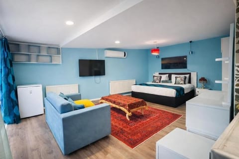 In-room safe, desk, laptop workspace, blackout drapes