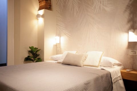In-room safe, blackout drapes, soundproofing, free WiFi
