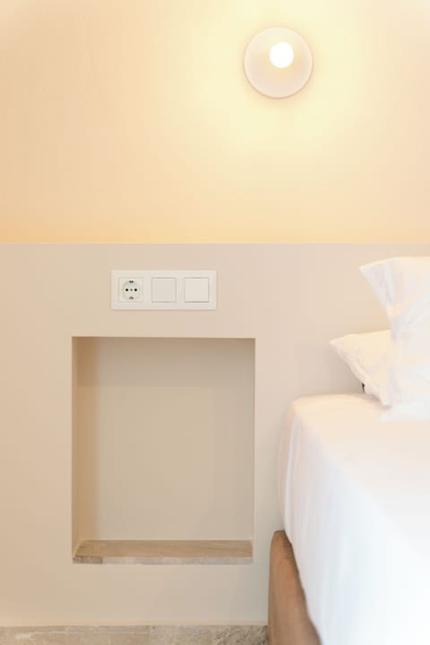 Standard Triple Room, Balcony | In-room safe, soundproofing, iron/ironing board, cribs (free)