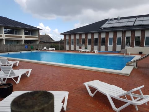 House | Pool