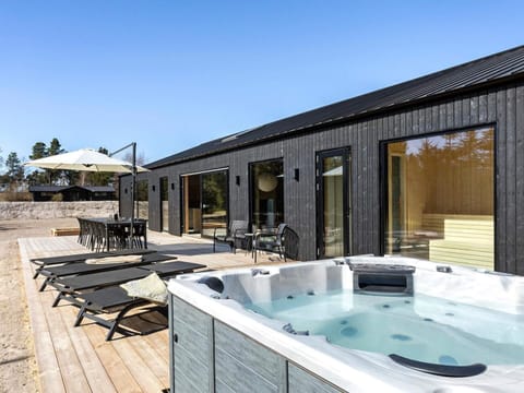 House | Outdoor dining