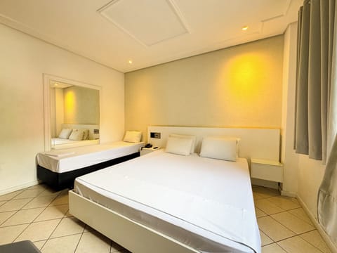 Basic Double or Twin Room | WiFi (free)