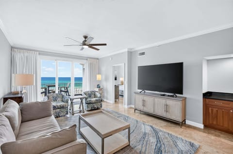Inn at Crystal Beach 302 - Crystal Beach - Living Room