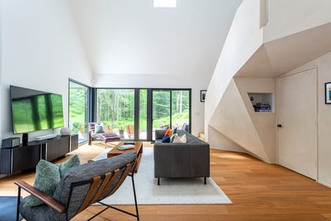 Open the doors and let the fresh mountain air flow through the home