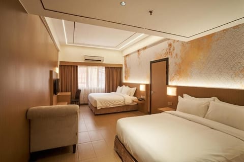 Family Suite, Courtyard View | Desk, blackout drapes, soundproofing, iron/ironing board (on request)