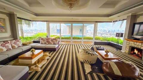 Penthouse 3 Bedroom Adults Only | In-room safe, blackout drapes, iron/ironing board, free WiFi