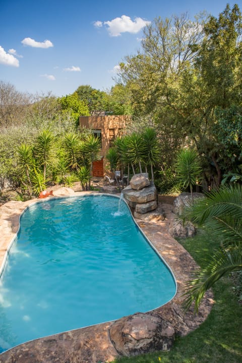 Pool waterfall