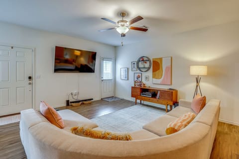 Austin Vacation Rental | 2BR | 1BA | 1,004 Sq Ft