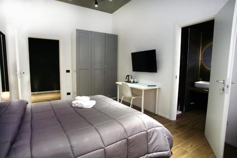 Double Room, Balcony | Iron/ironing board, free WiFi