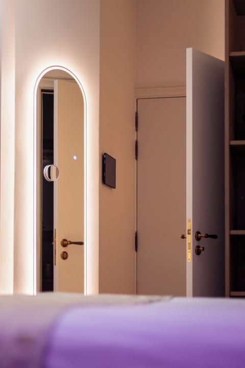 Superior Twin Room, City View | Egyptian cotton sheets, premium bedding, pillowtop beds, minibar