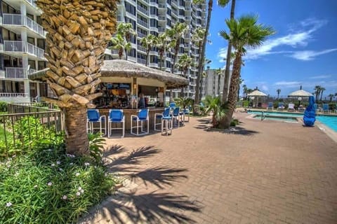 Apartment, 2 Bedrooms | Outdoor dining
