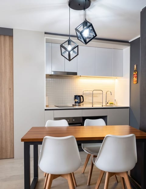 Apartment | Dining