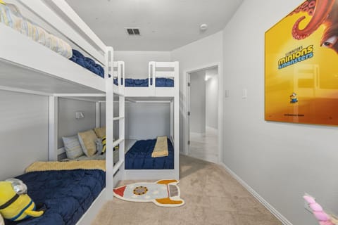 Bunk Up, Minion Style – Two bunk beds, Minion decor, and just enough chaos — exactly what kids dream of!