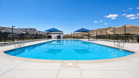 Community pool