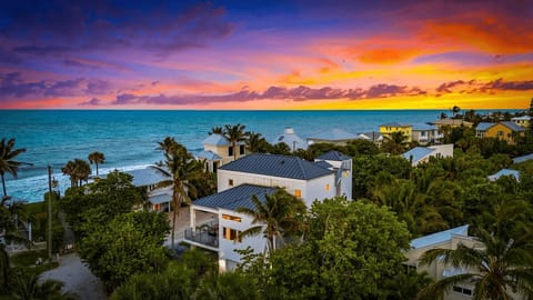 Luxurious Retreat at the Whispering Palms in Vero Beach, Florida 