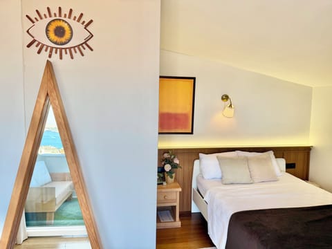 Apartment, Sea View | Blackout drapes, iron/ironing board, WiFi (free)