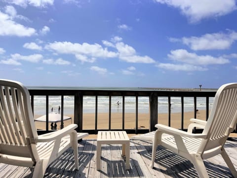 Direct beachfront perfect spot