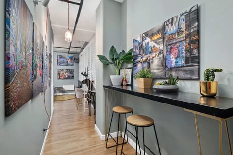 Sitting and Decor 