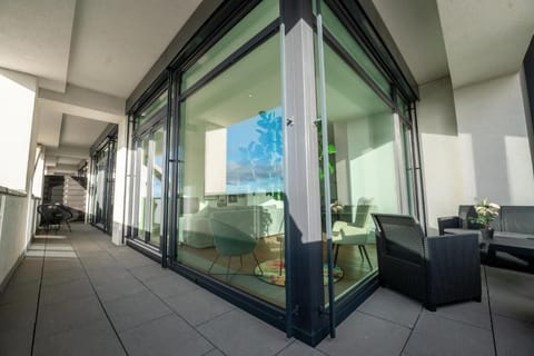 Deluxe Apartment, Balcony, City View | Outdoor dining
