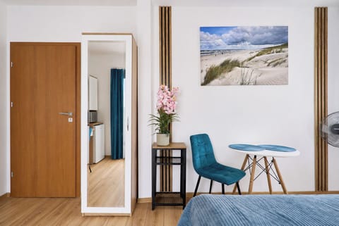 Premium Apartment, Partial Sea View | Premium bedding, iron/ironing board, WiFi (free), individually decorated