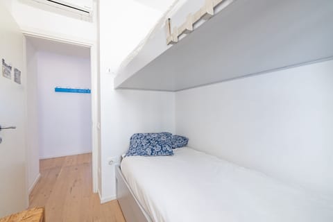 Apartment | Iron/ironing board, WiFi (free)