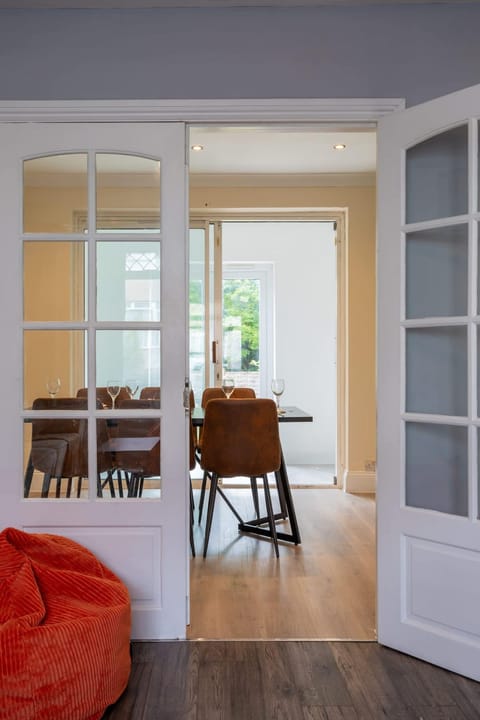 House | 3 bedrooms, high-speed internet