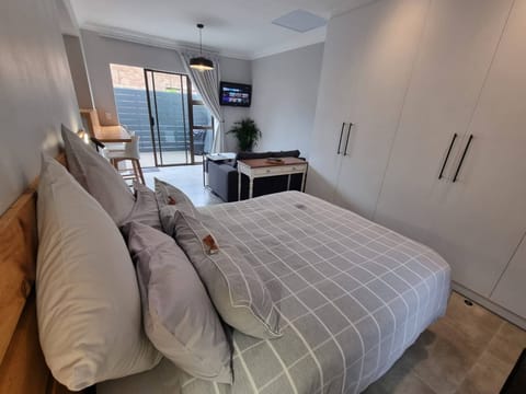 Studio, 1 Bedroom, Balcony | 1 bedroom