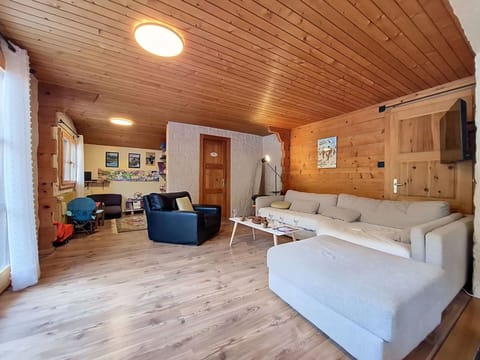 Furniture, Interior Design, Wood, Flooring, Floor, Ceiling, Room, Couch, Living Room, Wood Flooring