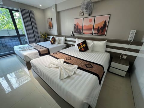 Premium bedding, desk, WiFi (free)