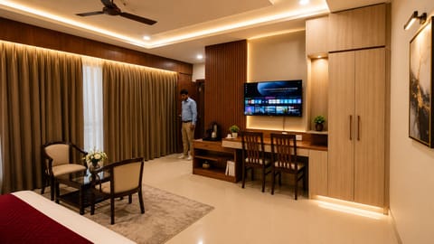 Deluxe Double Room, City View | Desk, laptop workspace, WiFi (free)