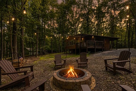 Escape to this charming mountain retreat, where comfort, nature, and adventure come together.