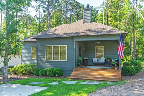 This modern 3 bed 2 bath home with Lake Martin Access is perfect for family getaways or to simply recharge  a busy life.