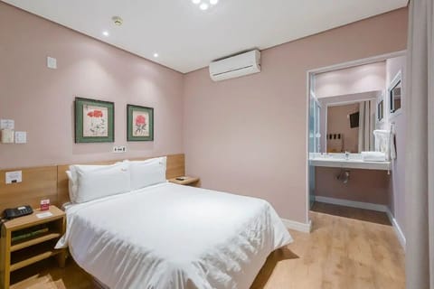 Bedroom. Interior and views may vary based on location and availability.