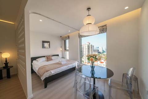 Panoramic Studio Suite, Multiple Beds, Kitchen, City View | WiFi (free)