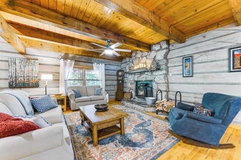 Waynesville Vacation Rental | 3BR | 3BA | 2,500 Sq Ft